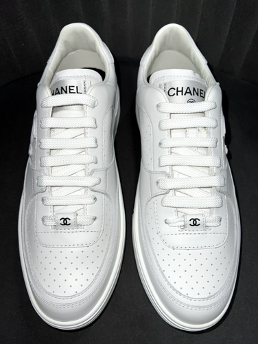 Pre-owned Chanel 23a White Calfskin Leather Cc Logo Tie Flat Runner Trainer Sneaker 38.5