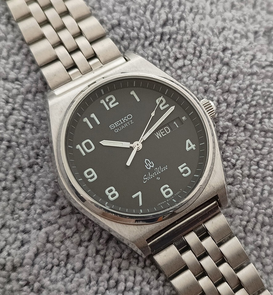 SEIKO セイコー Silver Wave 8229 703B 黒 Seiko Quartz 8229-703B Silverwave Black Sunburst Dial