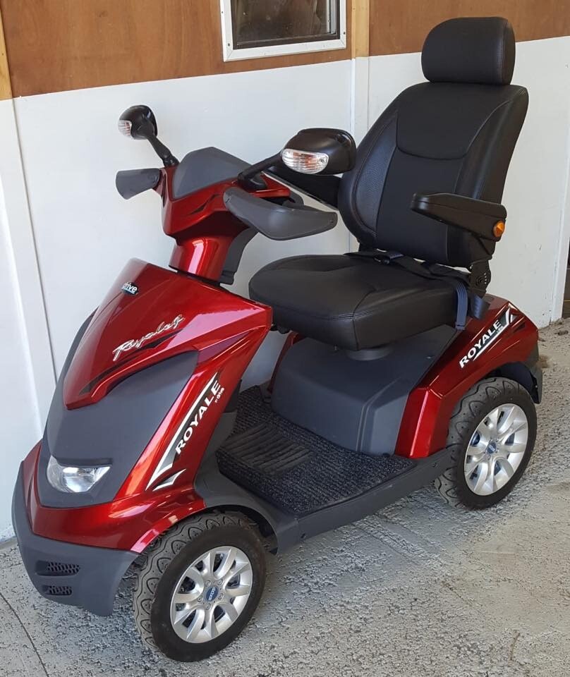 Drive Royale large full suspension 8mph Mobility scooter in East End