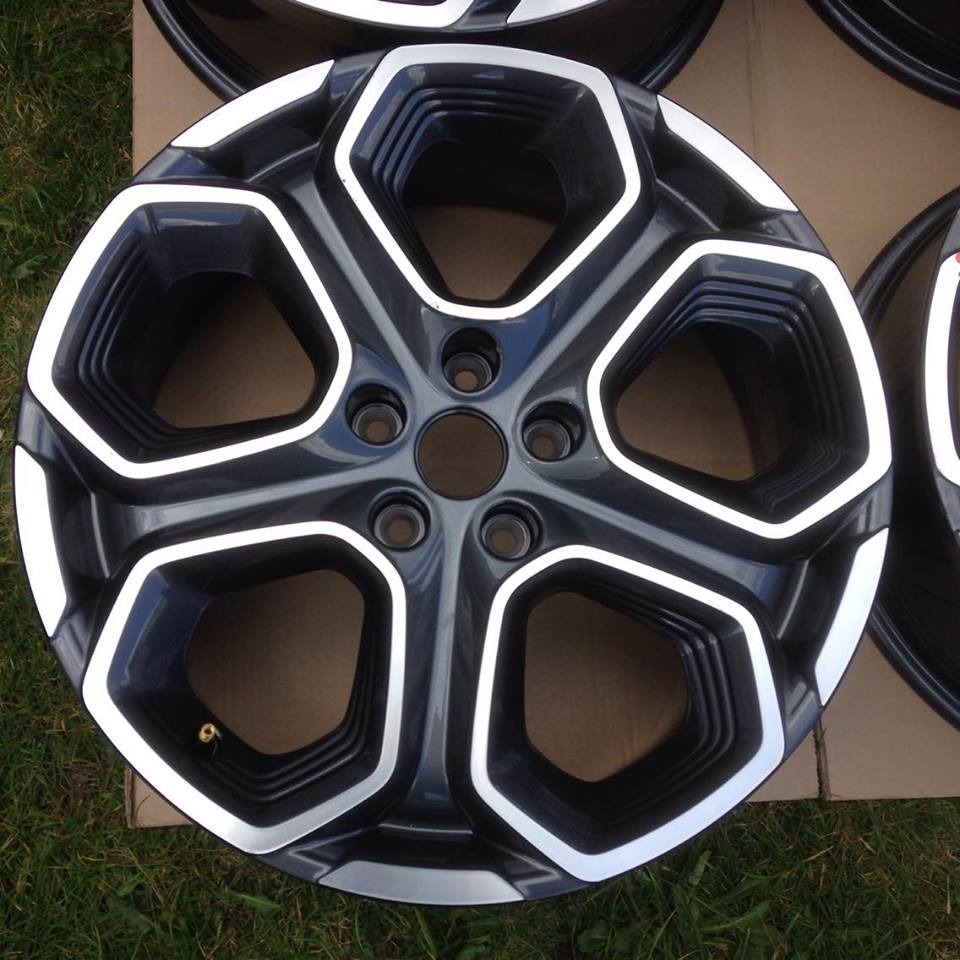 19 inch genuine Renault Kadjar alloy wheels (fitsNissan Qashqai ,X