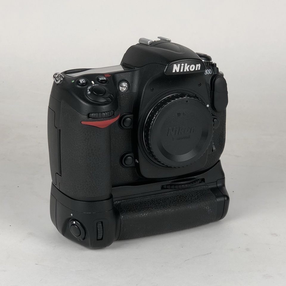 Nikon D300 Digital SLR Camera with Grip & 18-70 3.5-4.5G Lens