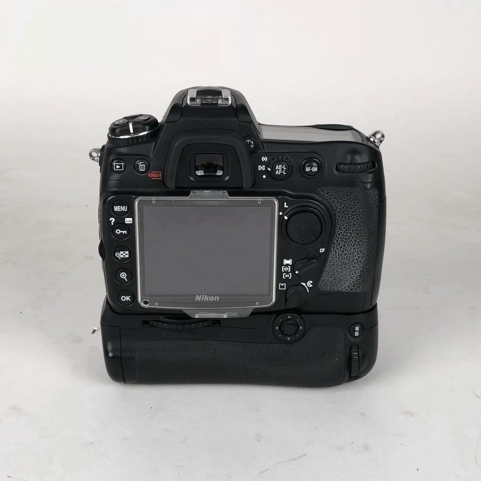 Nikon D300 Digital SLR Camera with Grip & 18-70 3.5-4.5G Lens