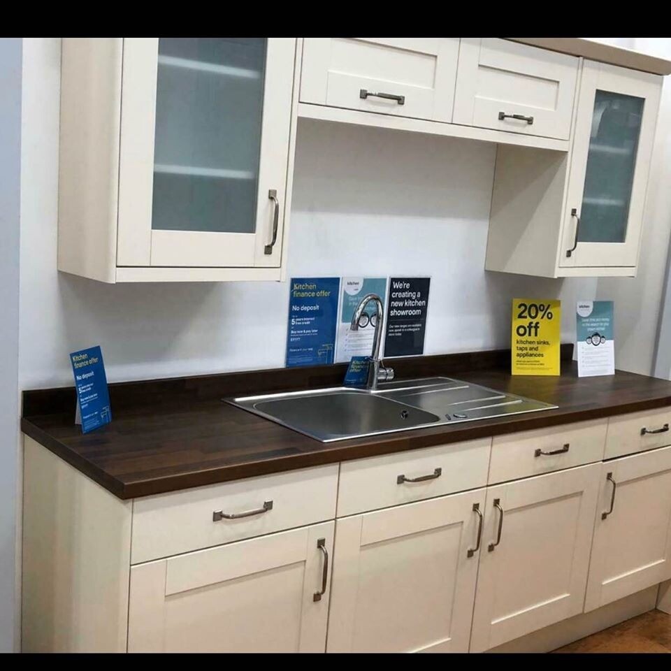ex display fitted kitchen for sale ex Display Brooke Field Ivory fitted