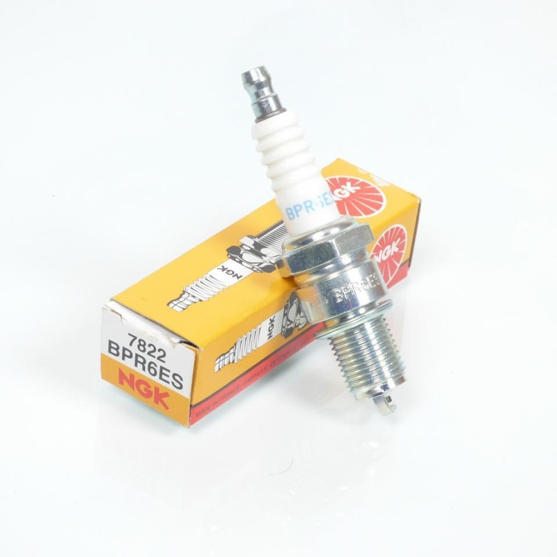 Bougie D'Allumage Ngk Pour Moto Bpr6es / 7822 Neuf