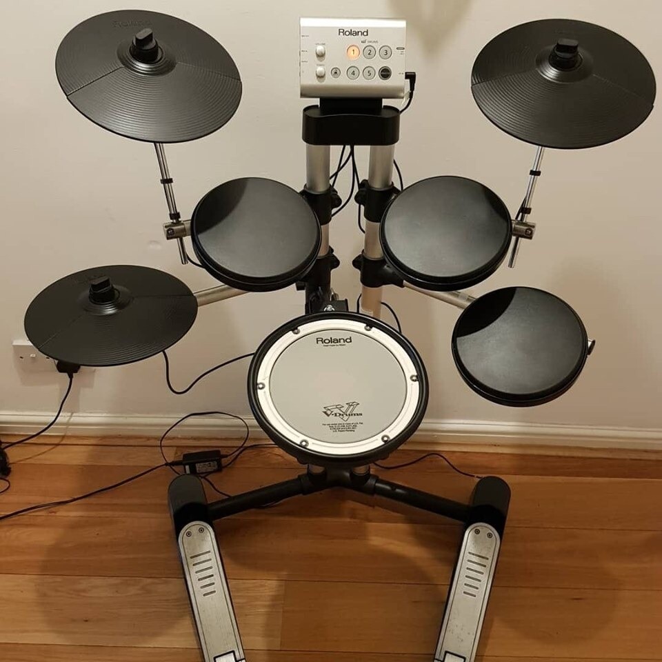 Roland HD1 Electronic Drum Kit (Pedals fixed) in Whitechapel, London