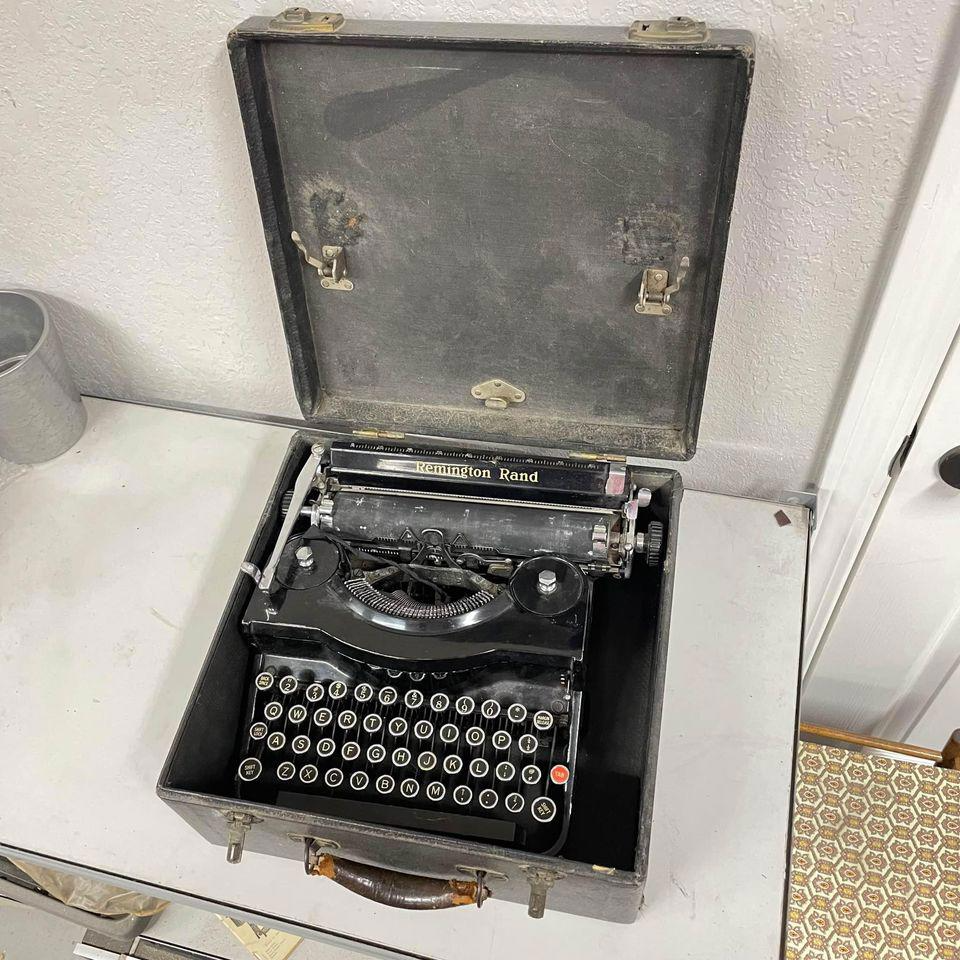 Remington Rand MODEL1 レミントンタイプライター Remington Rand Model 1 (1933-1941) - myTypewriter.com
