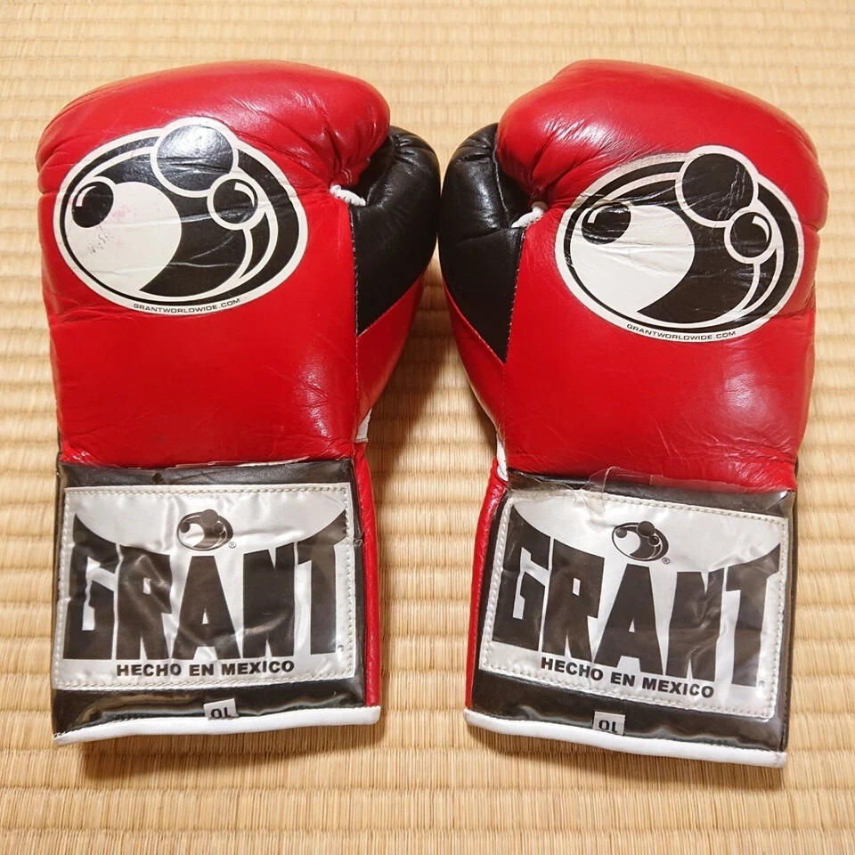 GRANT ボクシンググローブ 10ozXL黒/赤/白 /GRANTマーク銀 Authentic GRANT Boxing Gloves 10oz Red/White Lace-up type