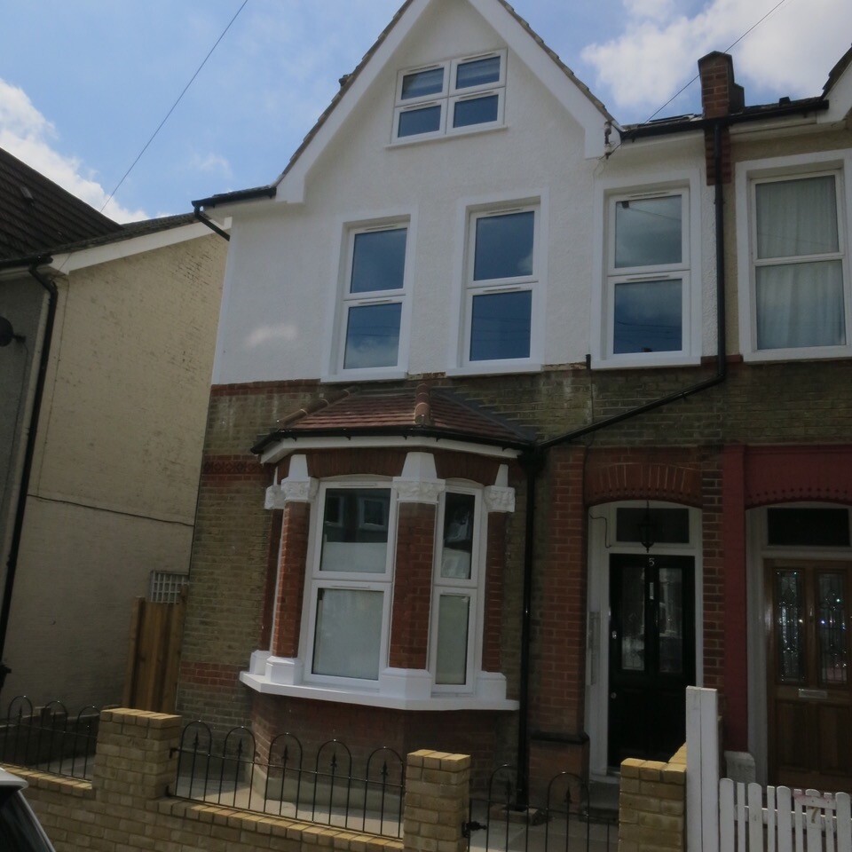 Stunning, Newly Refurbished 2 Double Bedroom Flat in Immaculate