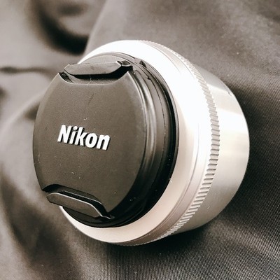 MINT Nikon 1 NIKKOR 18.5mm f/1.8 Lens Silver For Nikon 1 Mount Tested Japan