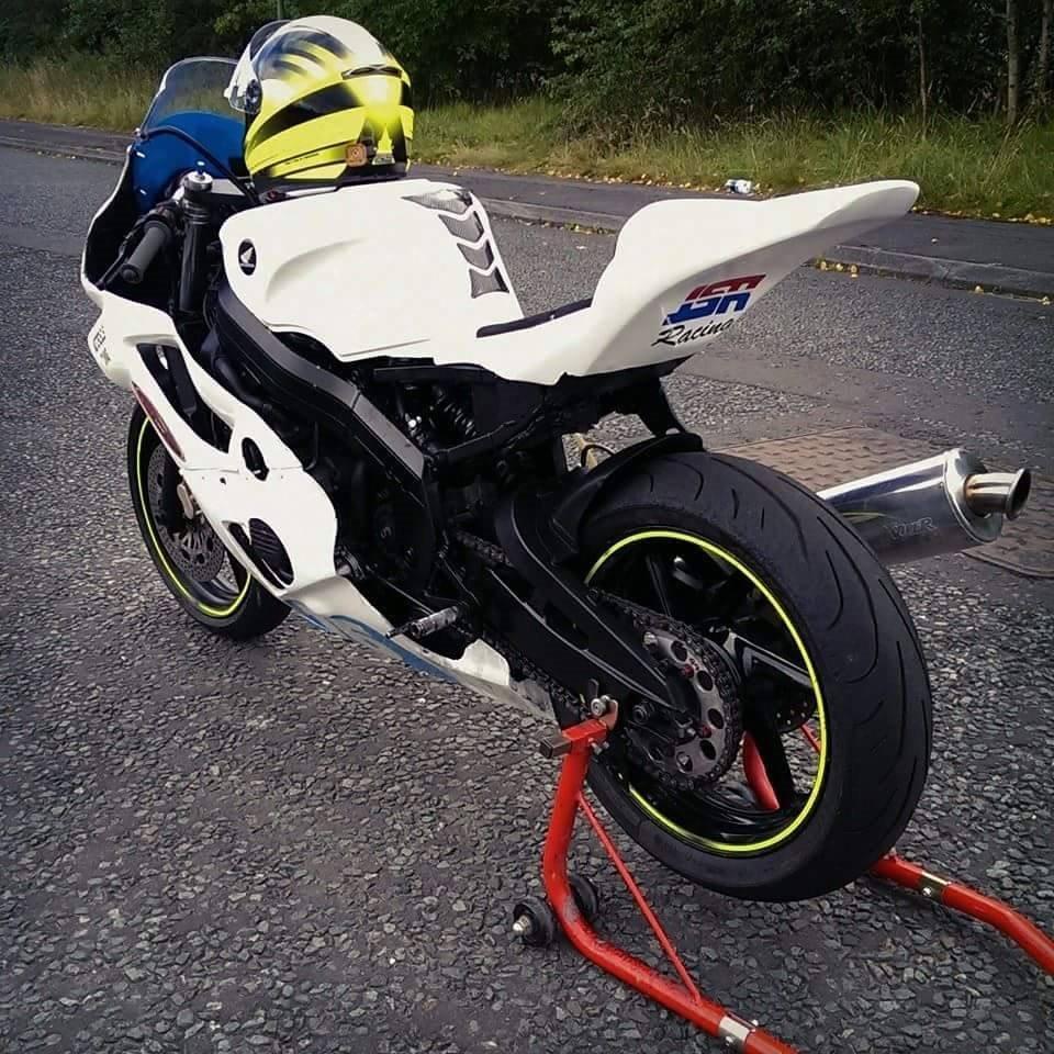 Honda cbr 400rr nc23