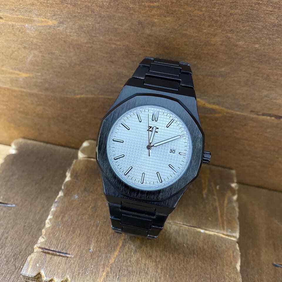 Orologio Da Polso ZCC 1069 Uomo Quarzo Data Elegante Nero Fondo Bianco lac