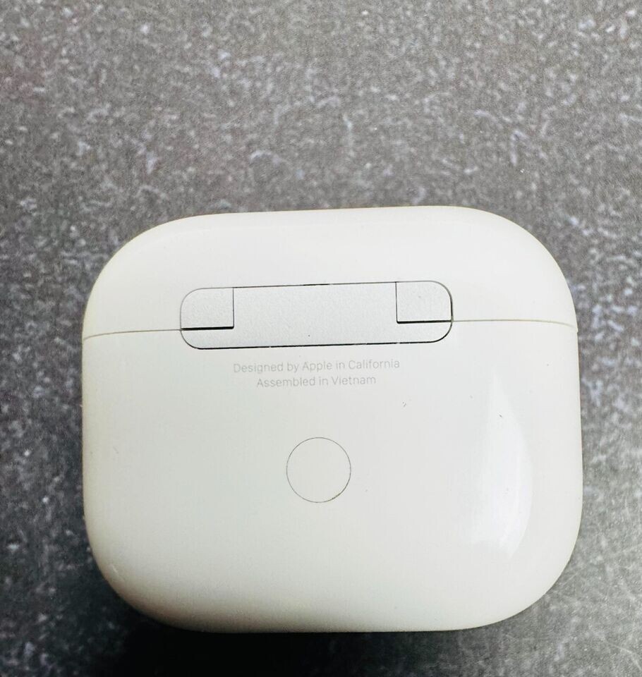 Apple AirPods 第3世代 MagSafe Lightning Amazon.com: Apple AirPods with Lightning Charging Case (3rd