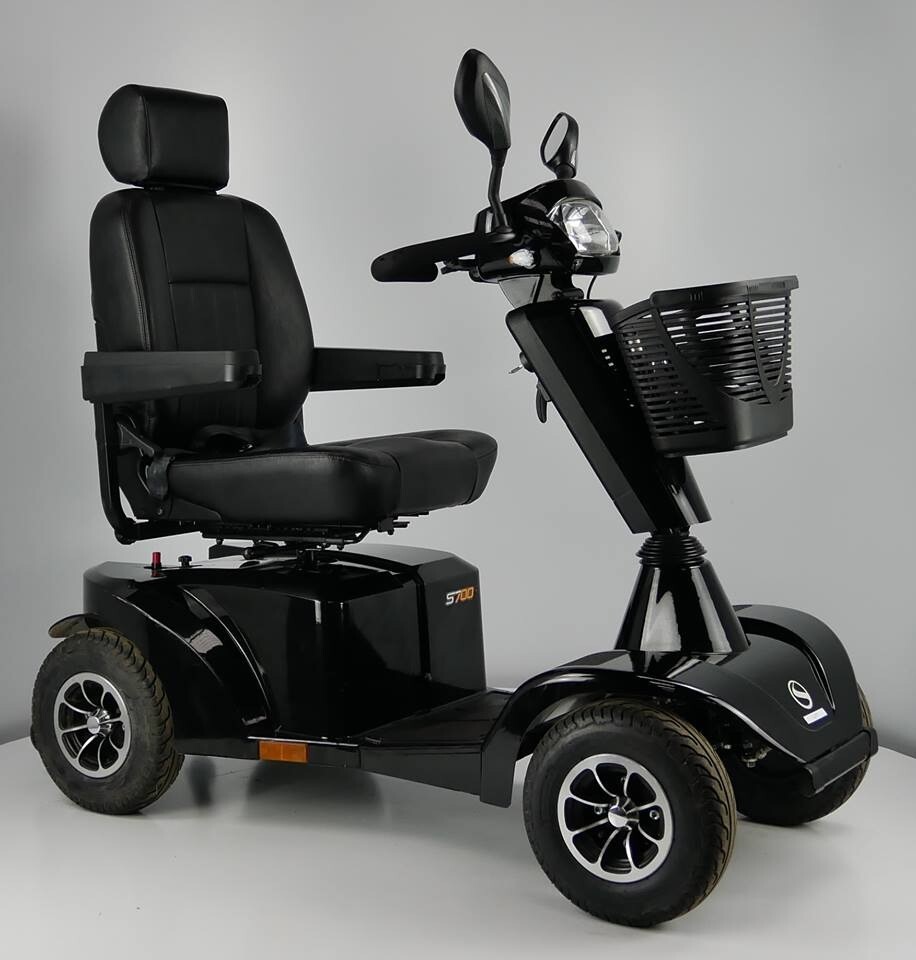 2015 Sterling S700 large 8mph full suspension mobility scooter in