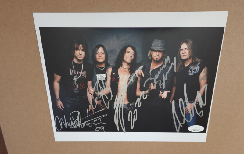 RATT - 8x10 signed color photo by all 5 members with JSA