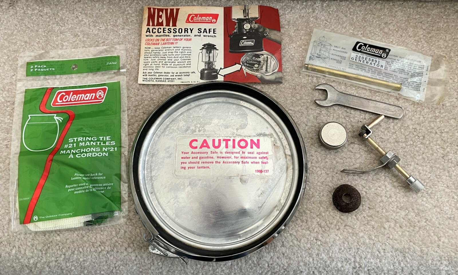 Coleman Lantern Accessory Safe w/ Parts for 220 & 228のeBay公認海外通販｜セカイモン