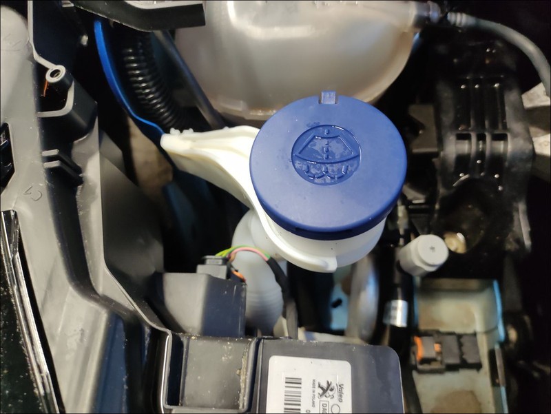 Reservoir Lave-Glace Av Peugeot 208 Ii 9836396080