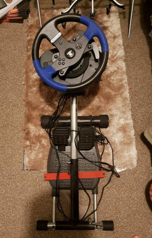PS4 Steering Wheel + Stand in Stirling Gumtree