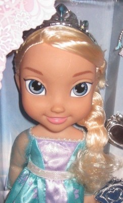 DISNEY FROZEN  PRINCESS TODDLER ELSA COLLECTOR DOLL & ACCESSORIES, NRFB