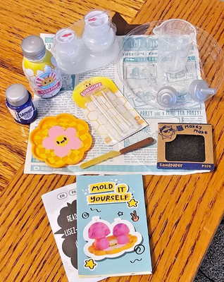 Mini Verse Make it Mini Lifestyle Mold it Yourself - GROOVY CANDLES -NEW!!!!