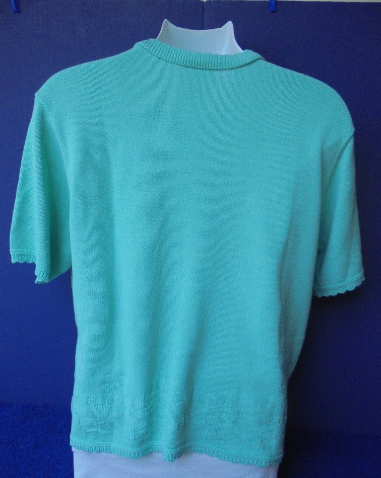 NIKKI  Turquoise short sleeve 100% Acrylic sweater size M