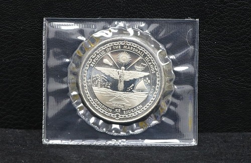 1989 Marshall Islands $5 First Men On The Moon Commemorative Coin  NASA #1325