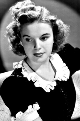 Judy Garland in dark dress - Classic Hollywood Actor - 4 x 6 Photo Print