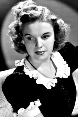 JUDY GARLAND PORTRAIT 4X6 PUBLICITY PHOTOGRAPH REPRINT