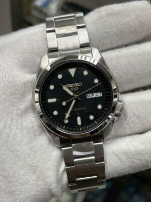 Pre-owned Seiko 5 Sports Srpe57k1 Superman Black Automatic 24 Jewels Analog Men's Watch