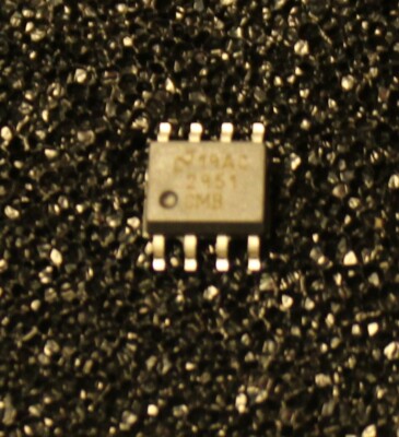 National Semiconductor LP2951ACM LDO Regulator 1.24V-29V 0.1A SOIC-8 *US Stock*