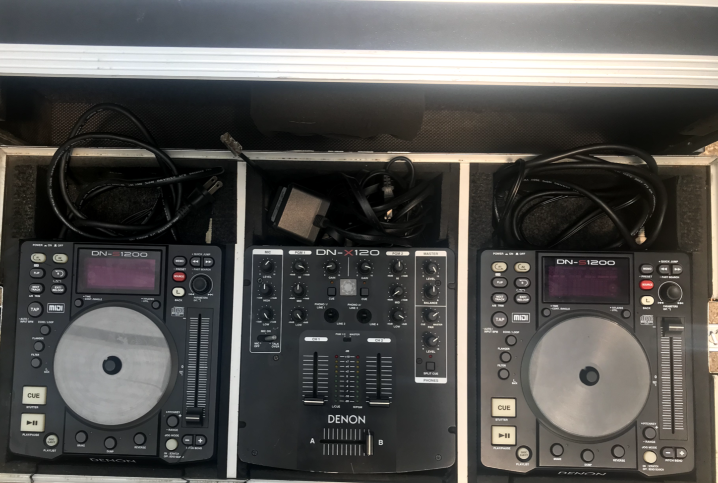 DENON デノン　CDJ DN-S1200 Denon DJ DN-S1200 Single Portable CD/MP3 Player Controller