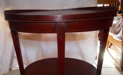Oval Mahogany Hepplewhite Mersman End Table / Side Table