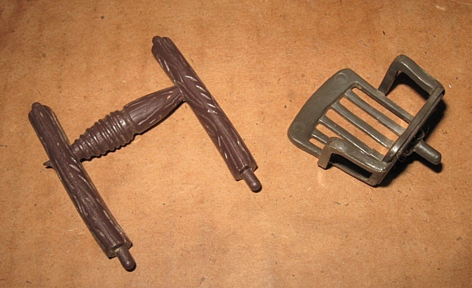 Vintage 50s 60s MARX Play Set Lot Wago Wheel Water Pump Log Pile Chair Bucket