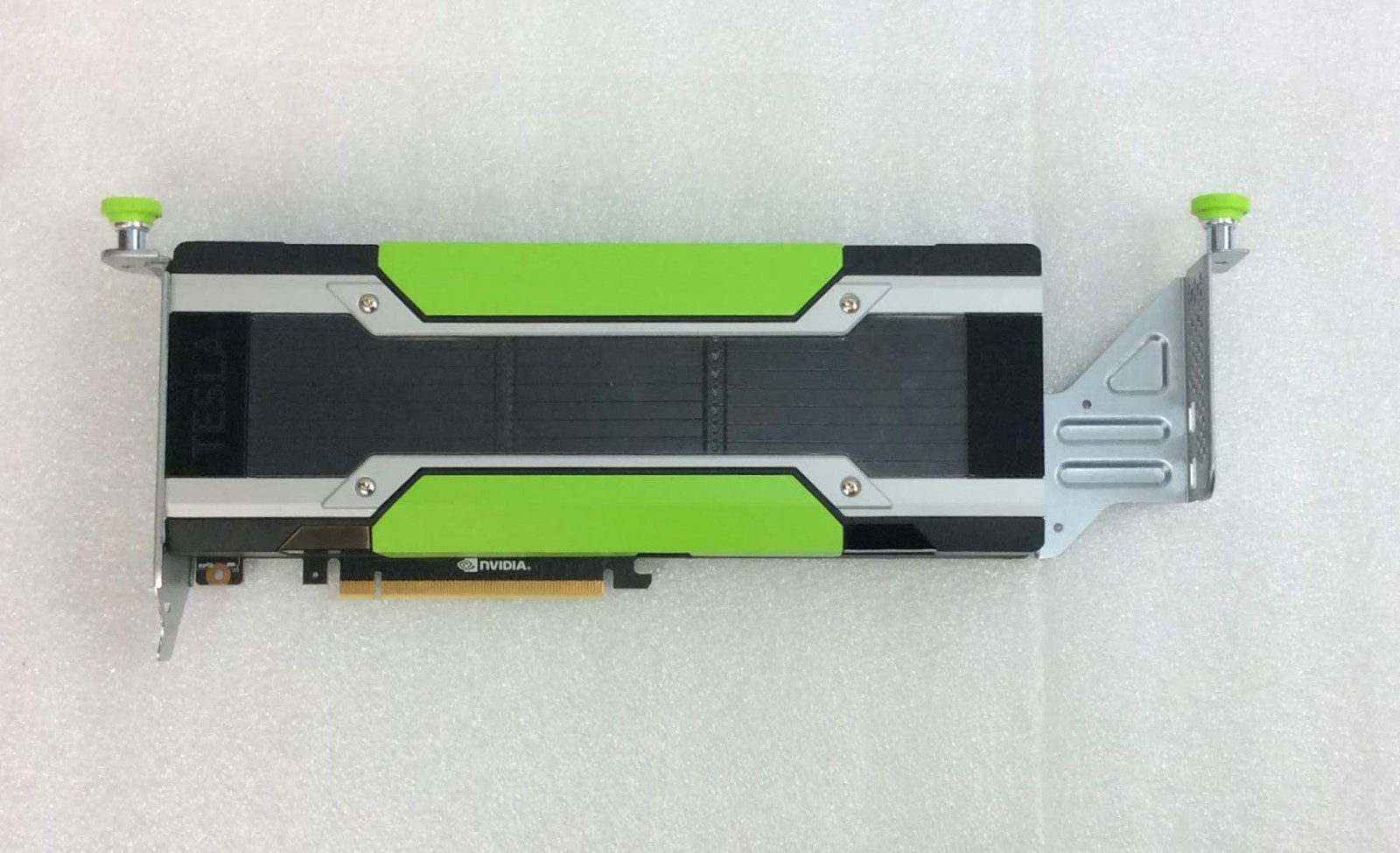 Nvidia tesla a2. Nvidia tesla m40. nvidia tesla m40 12 гб gddr 5. tesla m40 видеокарта. nvidia tesla m40 охлаждение.