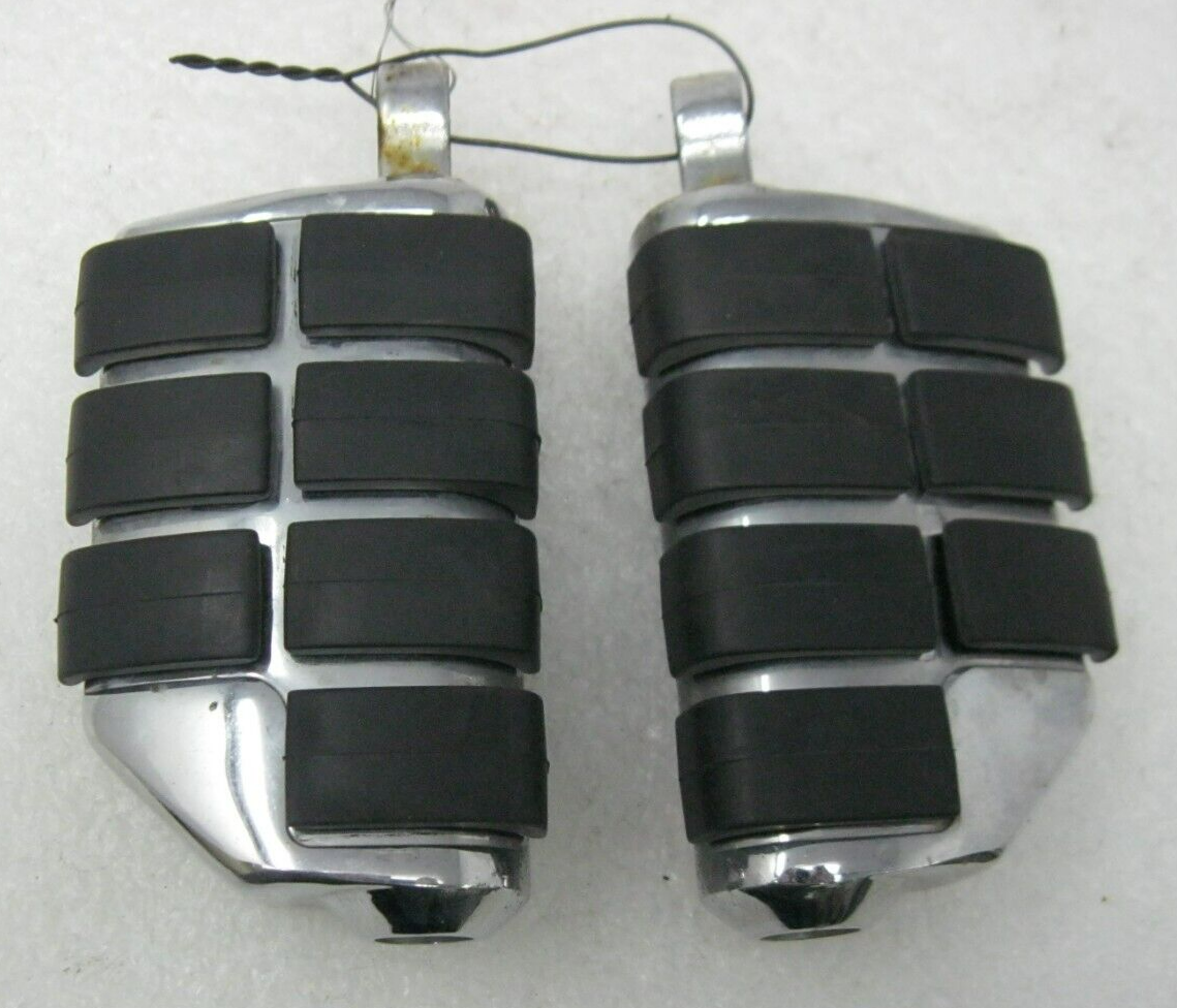 ④ Kuryakyn Dually ISO Male Mount Foot Pegs (PAIR) DS-253595
