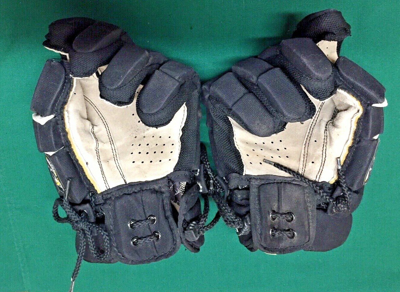 Brine L27 LACROSSE GLOVES Size L/XL  Black