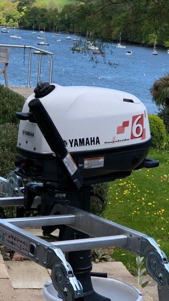 Yamaha 6 Hp 4stroke outboard engine short shaft and fuel tank in