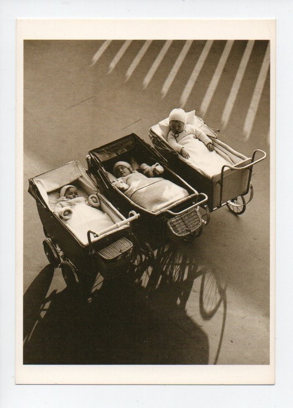 Photographe: ErnÃ¶ Vadas, La Sieste, 1936, Afternoon  Nap, BÃ©BÃ© Dans Landau