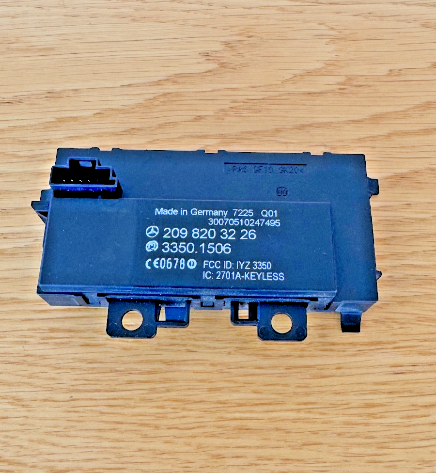 OEM Mercedes W209 CLK550 CLK350 Keyless Go Control Module 2098203226