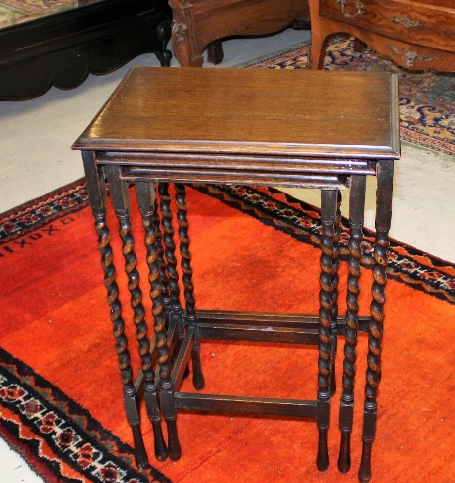 English Antique Oak Wood Barley Twist Legs Nesting Table Set of 3 Nested Tables