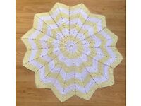 Vintage Hand Knitted Yellow White Star Geometric Wool Throw Granny Blanket 110cm