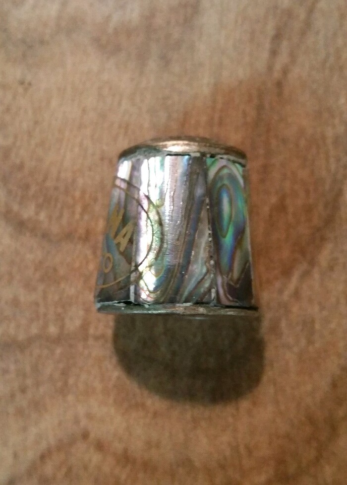 Collectible Tijuana Mexico Silver Tone Mother of Pearl Inlay Thimble
