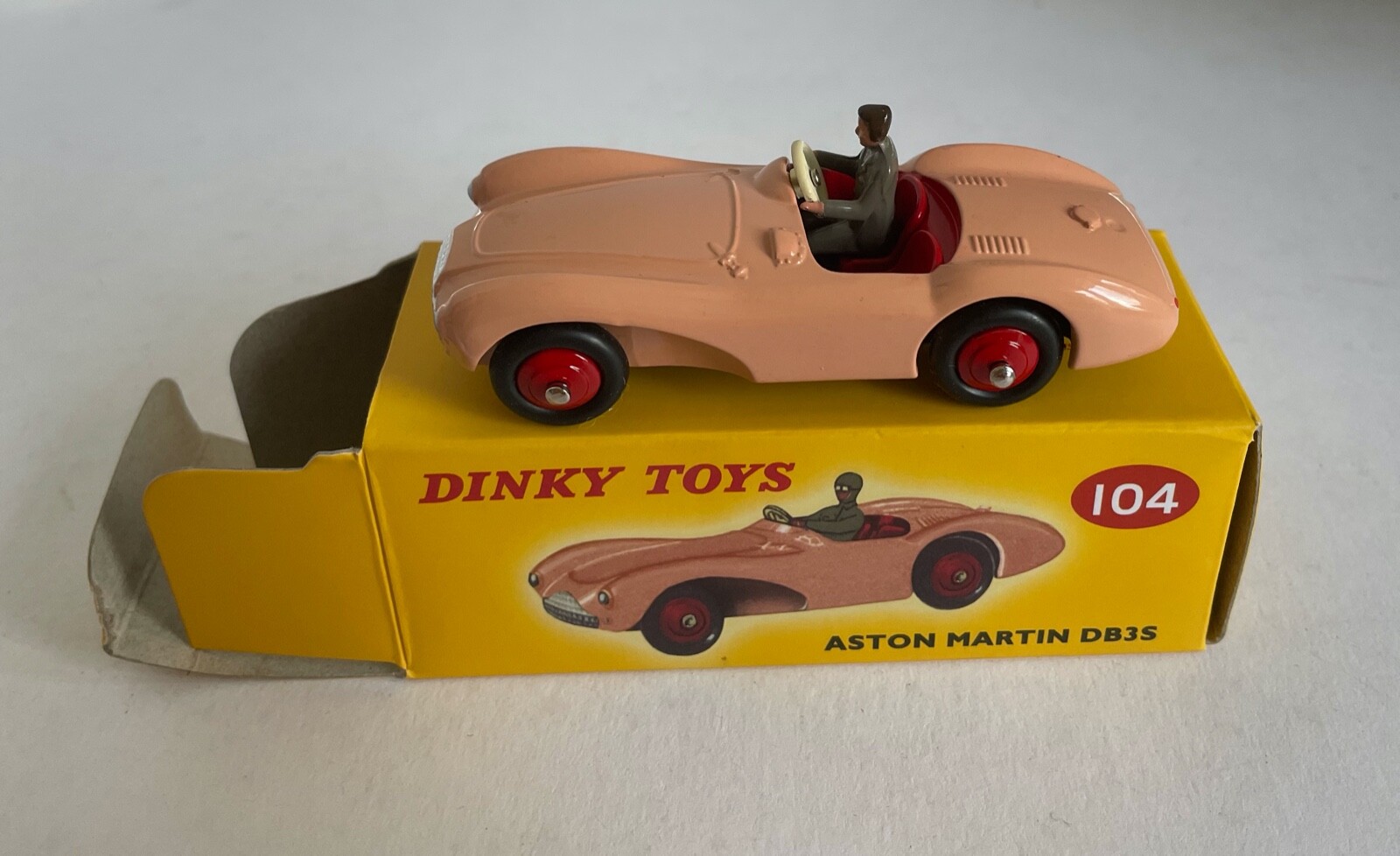 DINKY TOYS ASTON MARTIN DB6 ミニカー ケース付 Dinky 1:43 1966 Aston Martin DB6, Silver/Blue