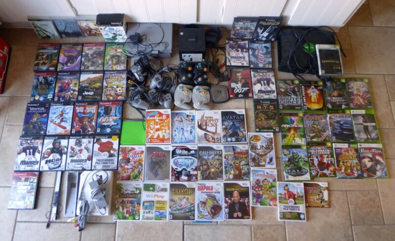 HUGE LOT OF GAME CONSOLES CONTROLLERS, GAMES, WII, PLAYSTATION, XBOX, GAME CUBE