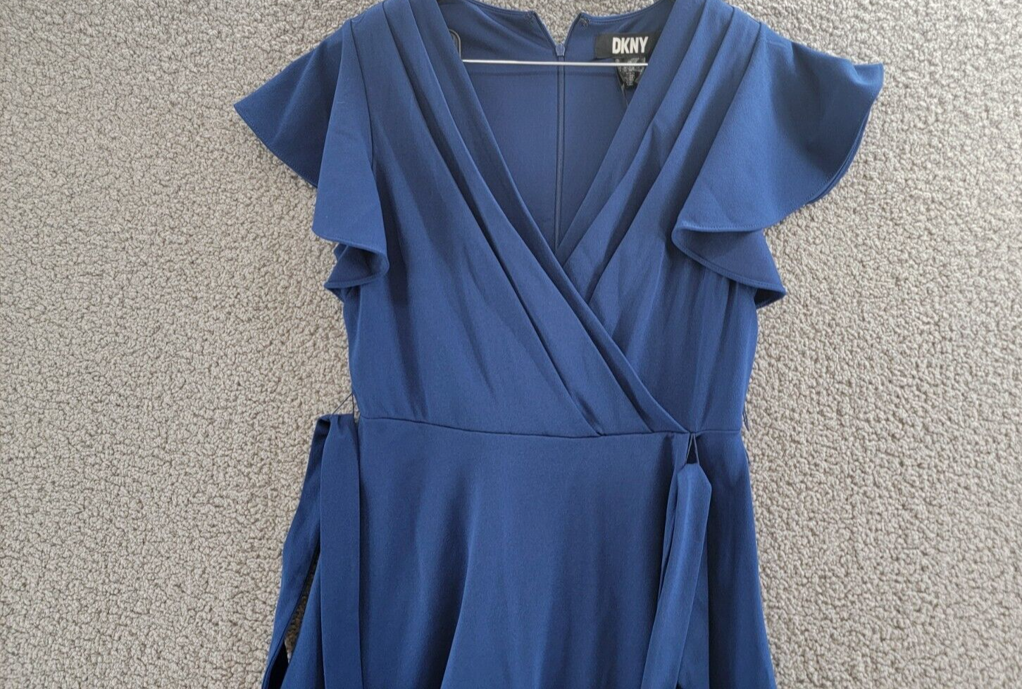 SALE！DKNY♪フェミニン★Flutter Sleeveラップ風ドレス SALE！DKNY♪フェミニン☆Flutter Sleeveラップ風ドレス (DKNY
