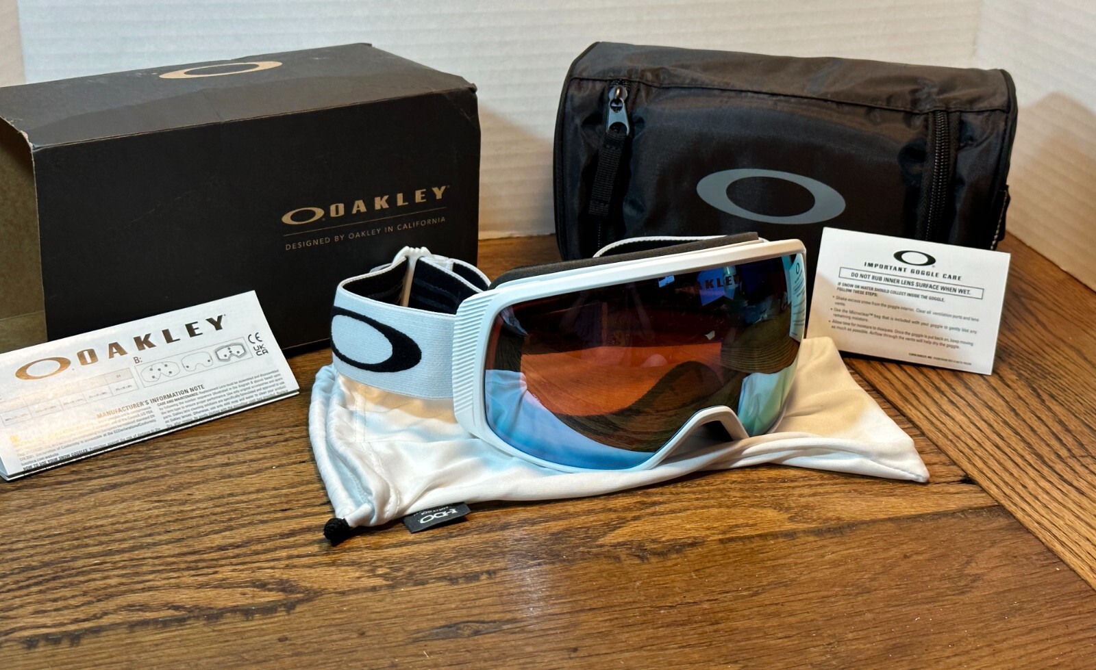 スキー・スノーボードアクセサリー oakley flighttracker m prizm torch clear Oakley® Flight Tracker XM White Ski Goggle PRIZM Snow