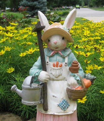 Gardening Bunny Rabbit Sculpture*Primitive/French Country/Urban Farmhouse Decor
