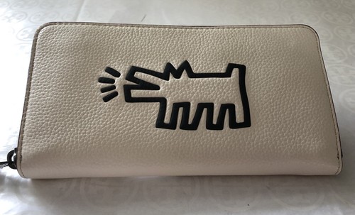 COACH KEITH HARING Dog CHALK LeatherZip Accordion Wallet COACH KEITH HARING Dog CHALK LeatherZip Accordion Wallet
