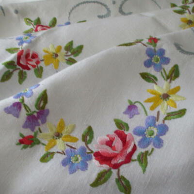 Gorgeous Tablecloth Abundant Intricate Needle Work Fine Linen Wedding