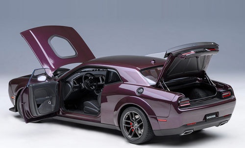 2022 Dodge Challenger  R/T Scat Pack Widebody Hellraisin in 1:18 scale