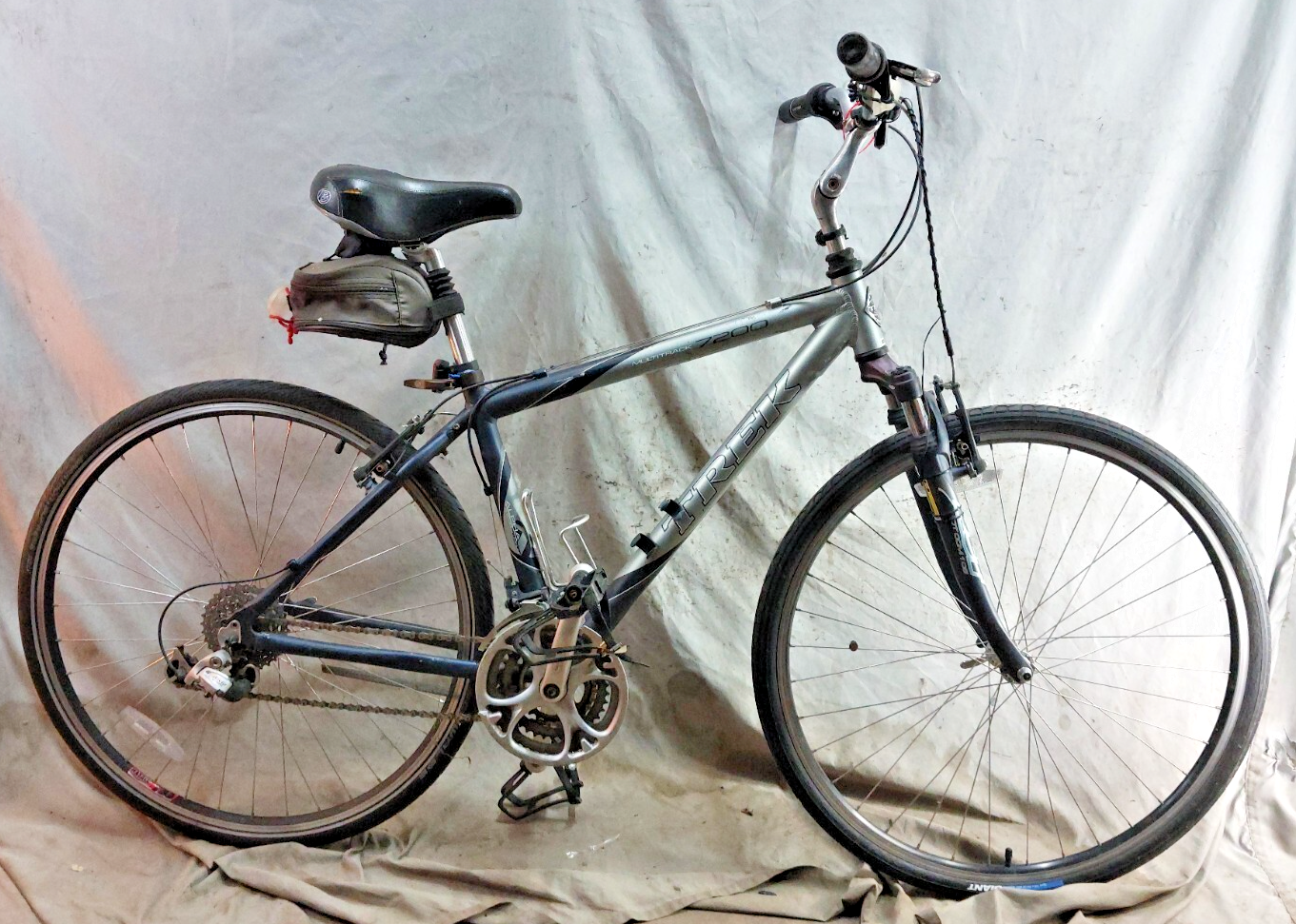 2008 Trek Multitrack 7200 Hybrid Bike 18